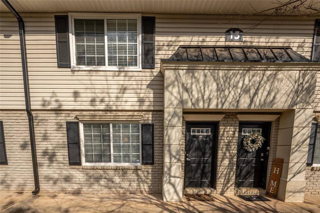 Atlanta, GA 30328,6940 Roswell RD #15C