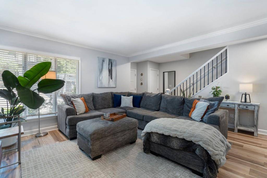 Atlanta, GA 30342,46 Ivy RDG NE