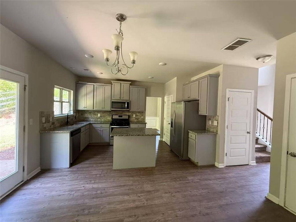 Canton, GA 30114,221 Creek View PL
