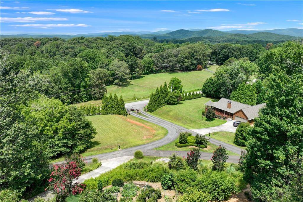 Dahlonega, GA 30533,61 Noelle LN