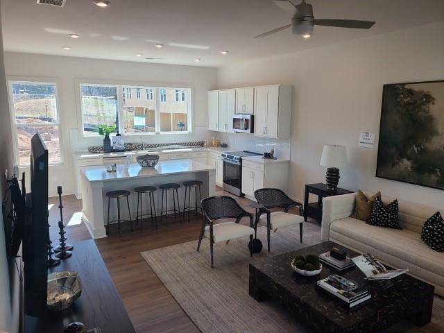 Atlanta, GA 30315,1394 Cozy CIR #348