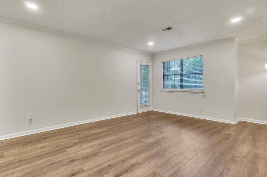 Atlanta, GA 30350,506 Barrington Hills DR