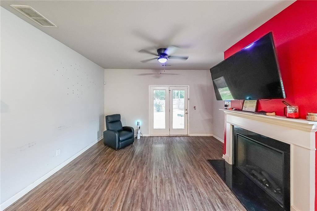 Atlanta, GA 30331,3825 Hempstead WAY