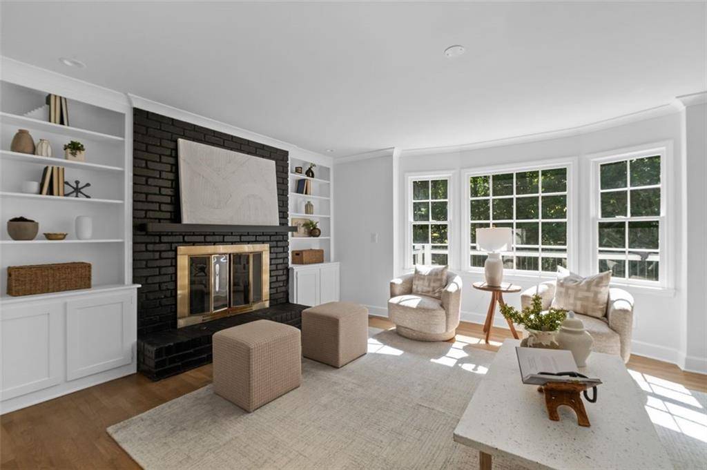 Dunwoody, GA 30338,5143 Meadowlake LN