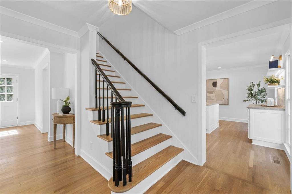 Dunwoody, GA 30338,5143 Meadowlake LN