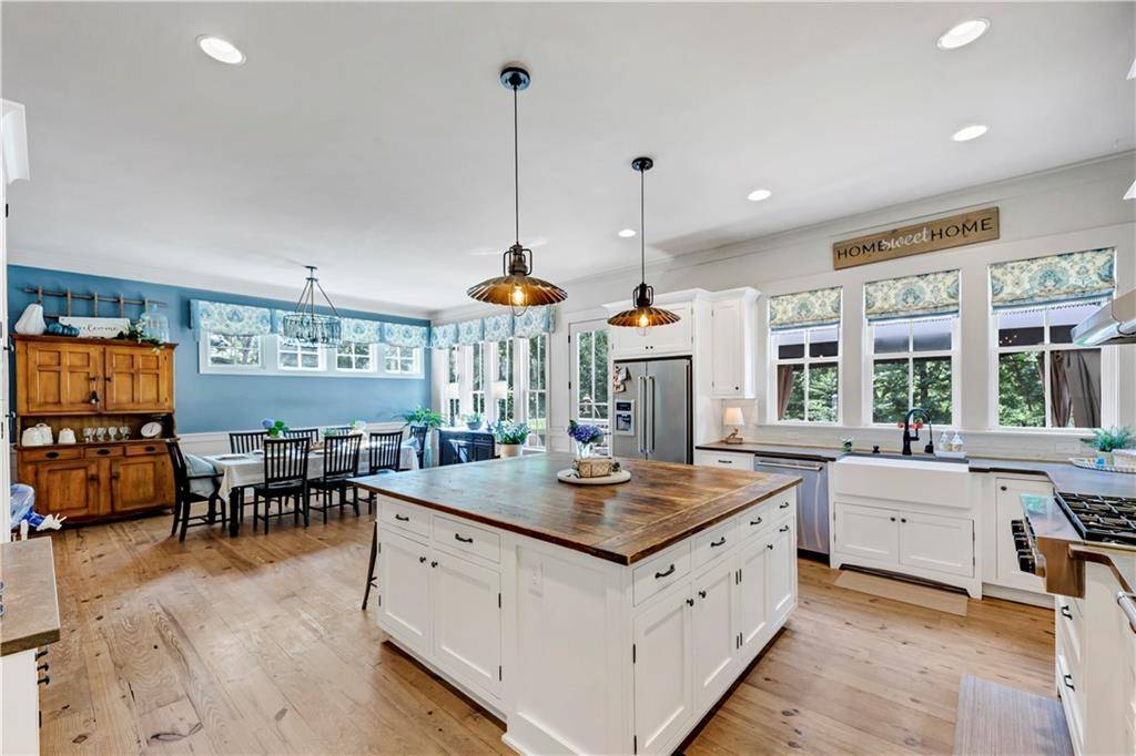 Canton, GA 30115,352 Woodmont CT