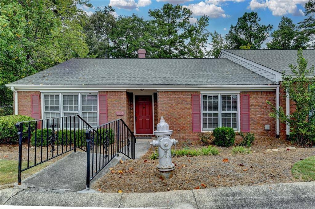 Peachtree Corners, GA 30092,6433 Deerings LN