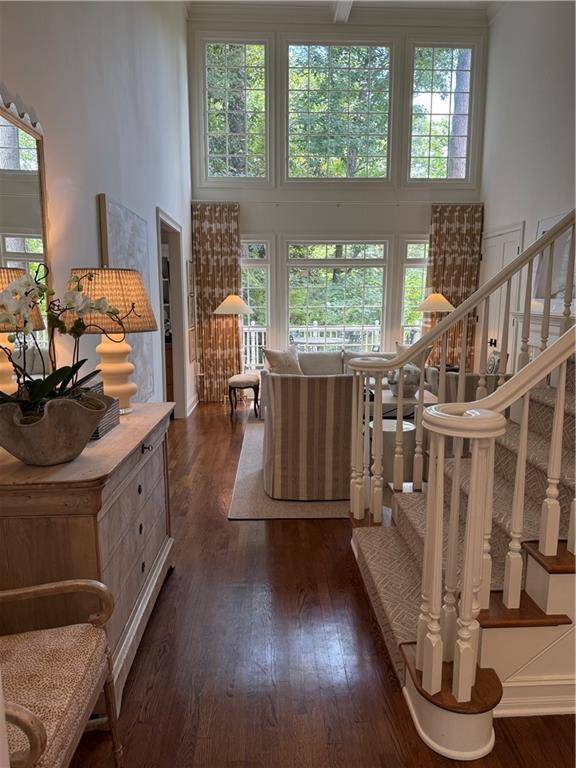 Atlanta, GA 30327,10 Westminster Close DR NW