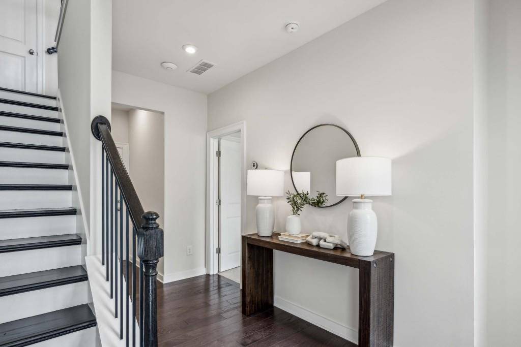 Atlanta, GA 30318,2028 Holtz LN