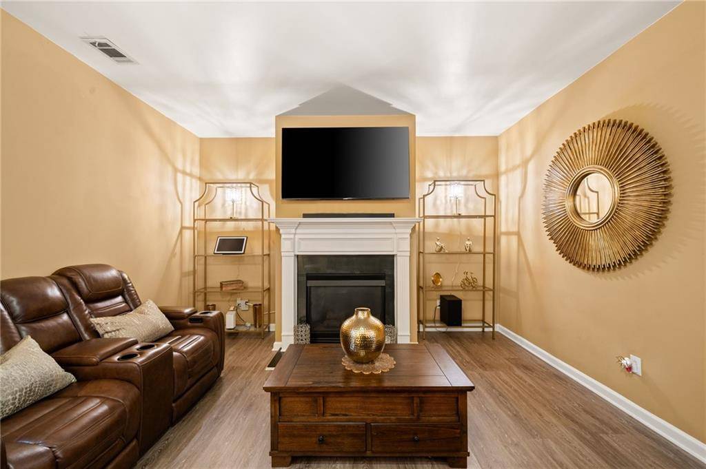 Kennesaw, GA 30152,1729 Ridenour Pkwy NW #1