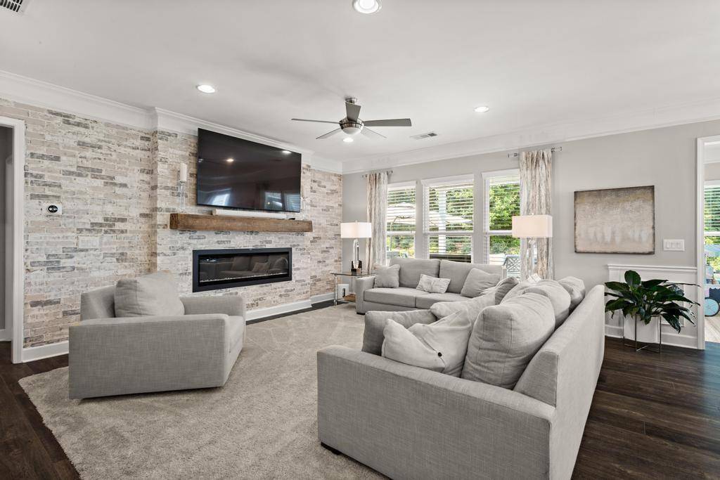 Woodstock, GA 30188,402 Pinehaven LN