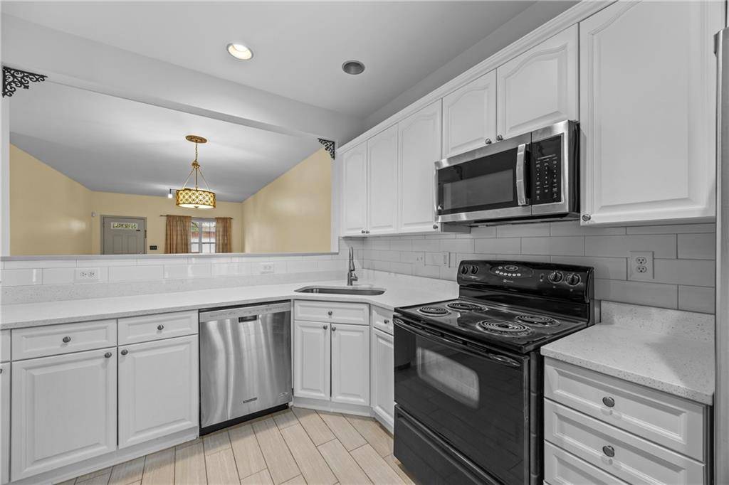 Lawrenceville, GA 30043,2331 Suwanee Pointe DR