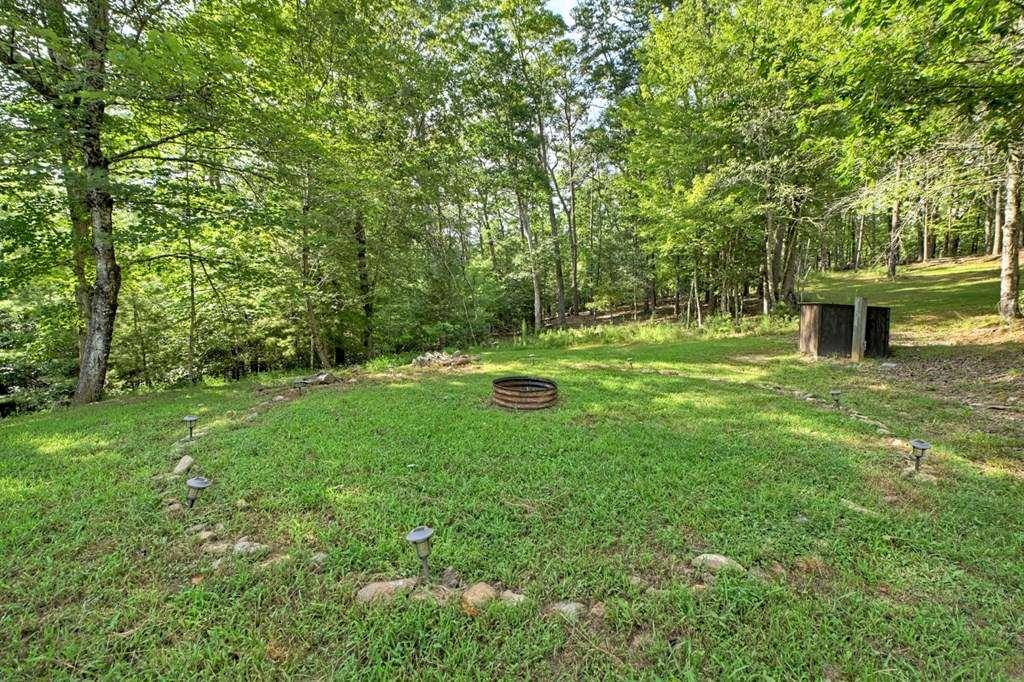 Morganton, GA 30560,391 Happy Valley LN