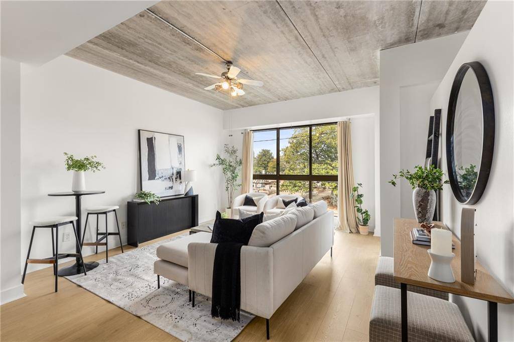 Atlanta, GA 30312,563 Memorial DR #211