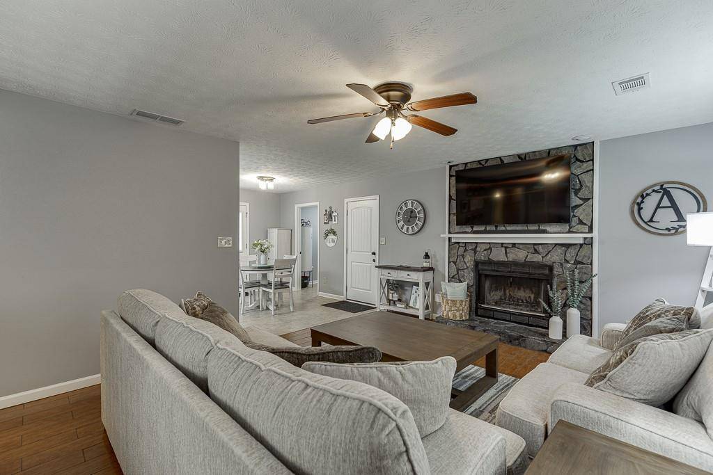 Loganville, GA 30052,2035 Gum Creek LN