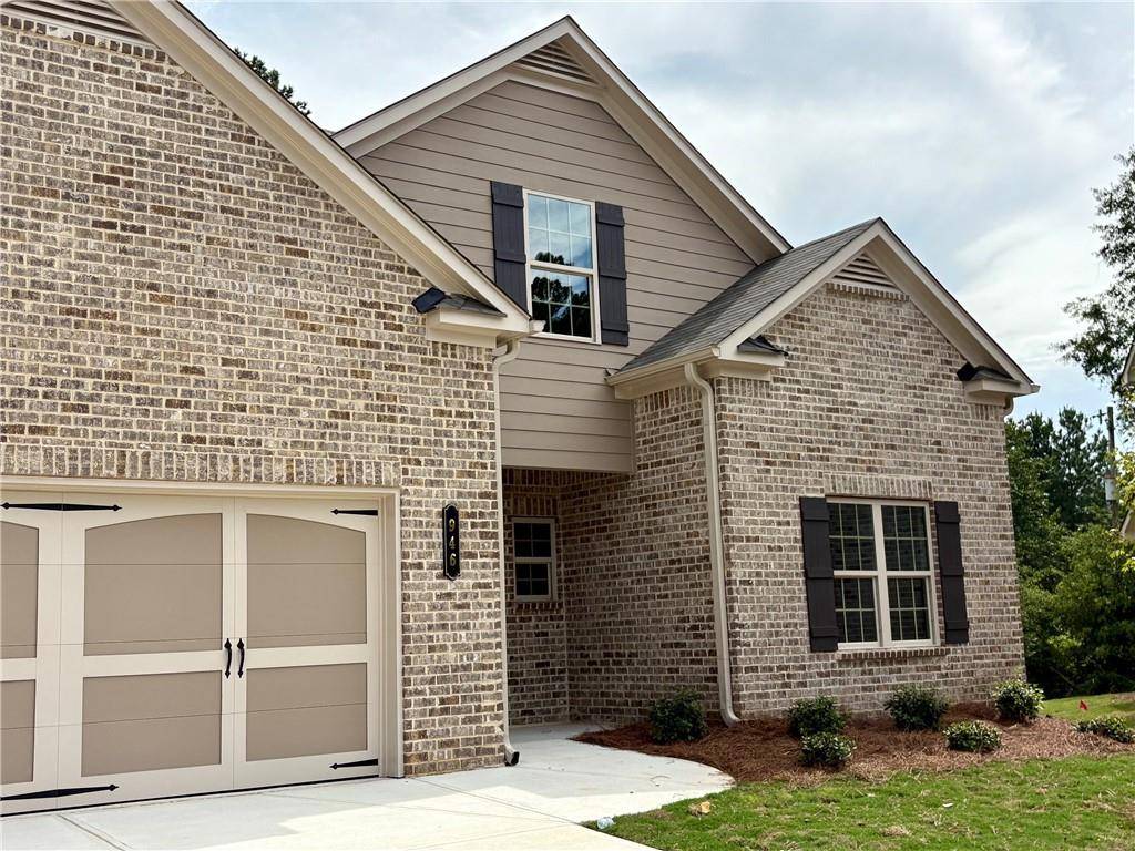 Grayson, GA 30017,946 Lakeview Oaks CT