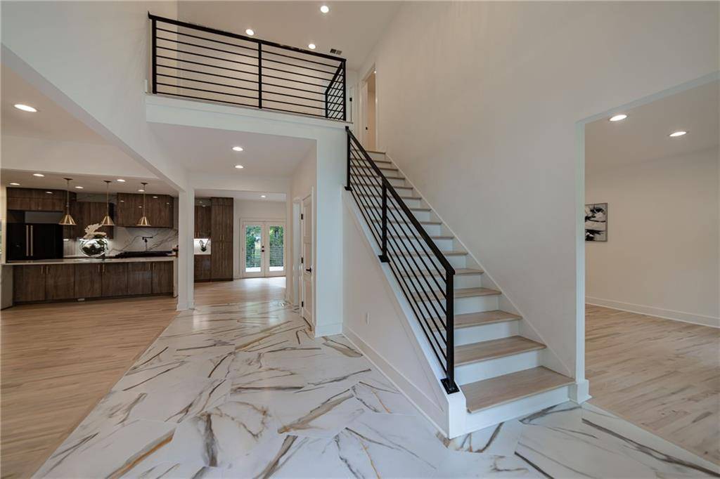 Atlanta, GA 30327,4 Bentley Trace MNR