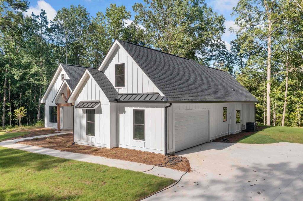 Jackson, GA 30233,233 Fenner RD