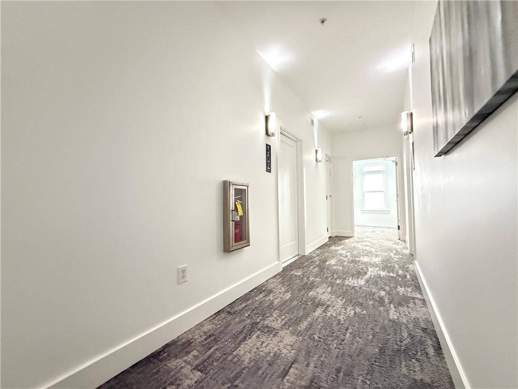 Atlanta, GA 30319,3655 PEACHTREE RD NE #304