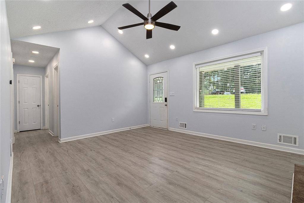 Dawsonville, GA 30534,301 Collins RD