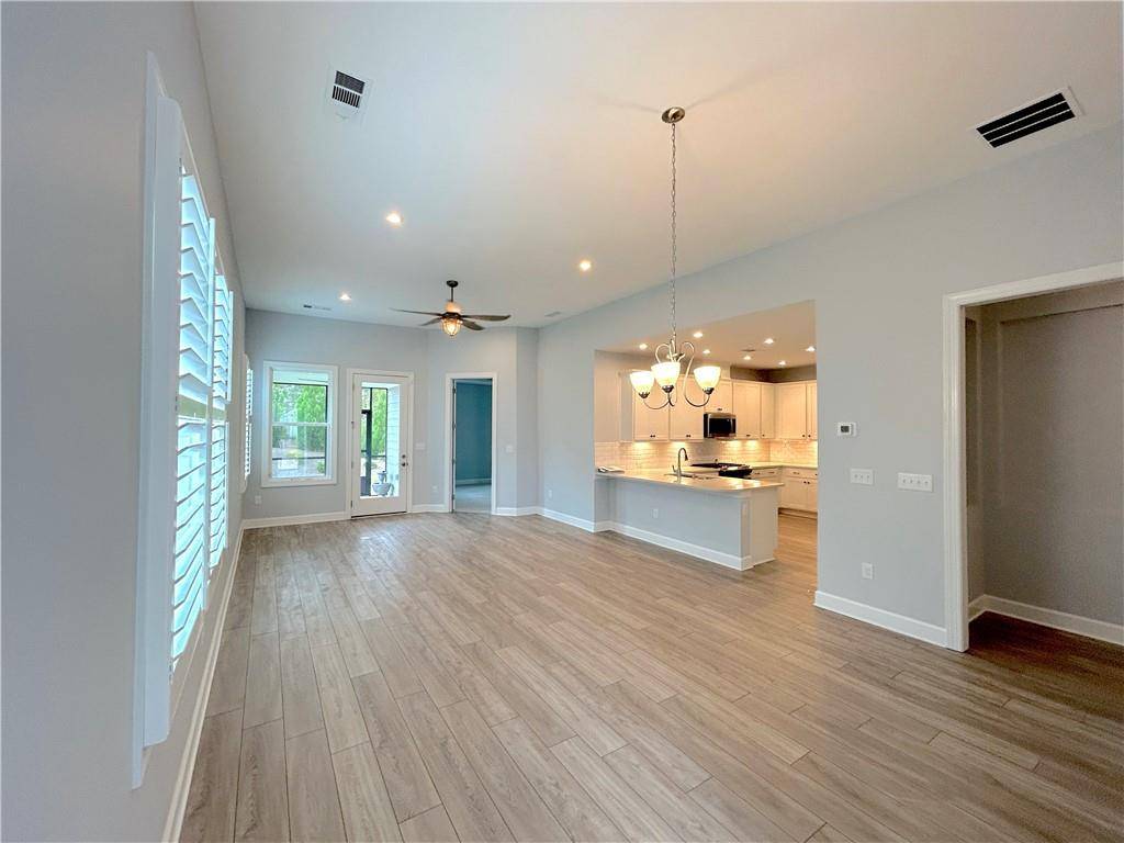 Hoschton, GA 30548,560 Ontario LN