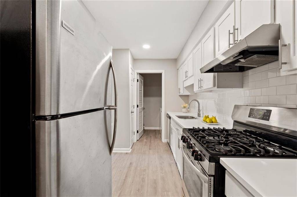 Atlanta, GA 30337,1701 Hawthorne AVE