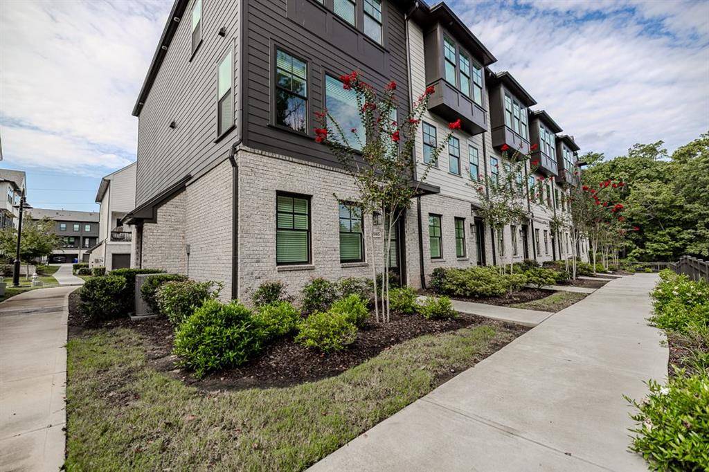 Atlanta, GA 30328,6595 BEACON DR