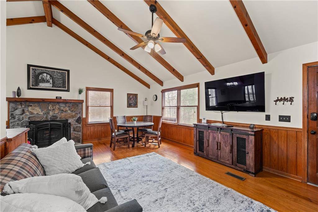 Ellijay, GA 30536,986 Mountain Oak RD