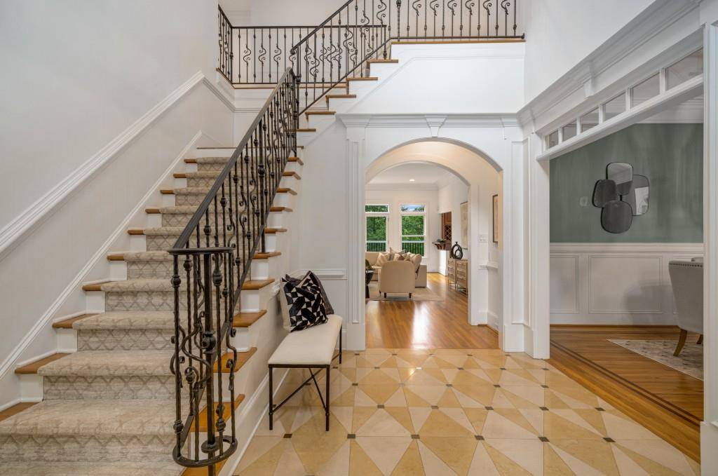 Sandy Springs, GA 30350,8345 Jett Ferry RD