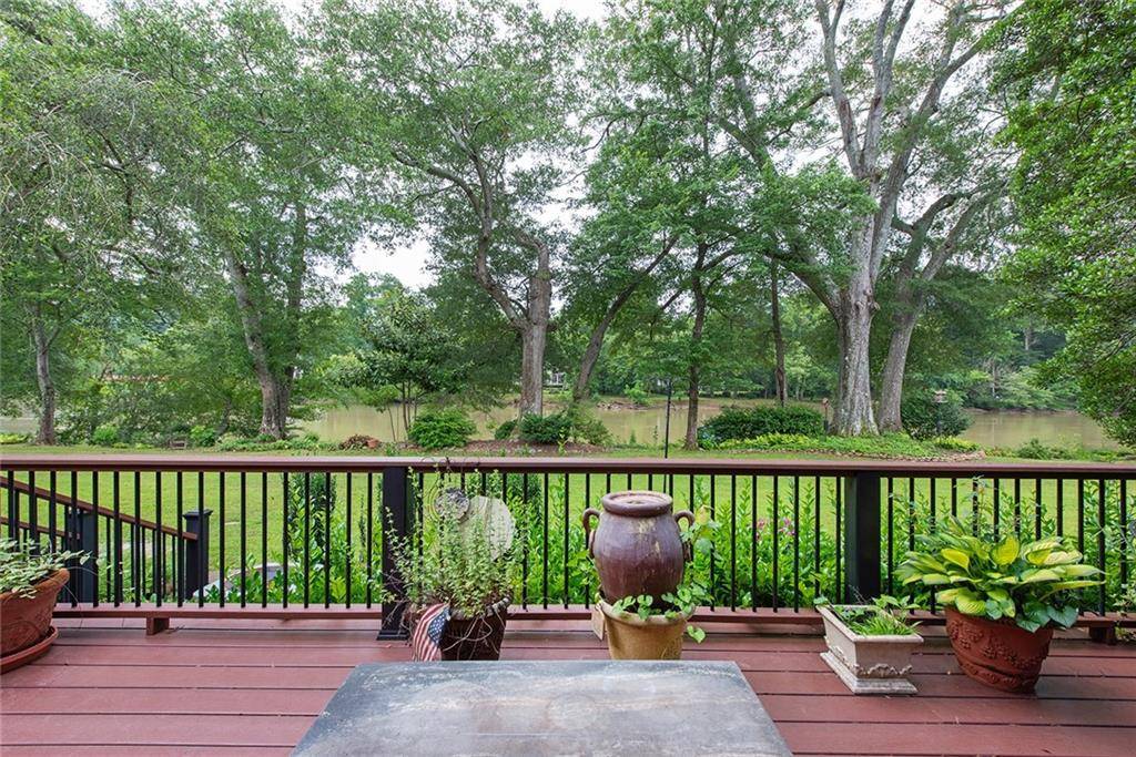 Marietta, GA 30067,4056 Columns DR SE