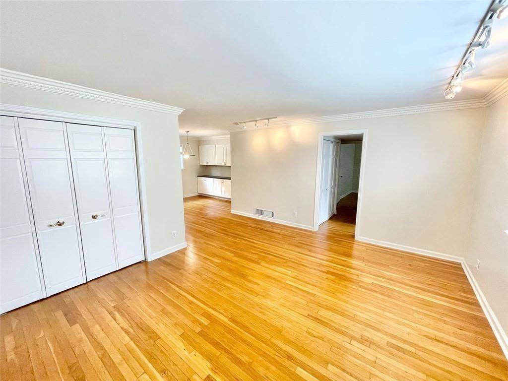 Atlanta, GA 30319,3660 Peachtree RD #C3