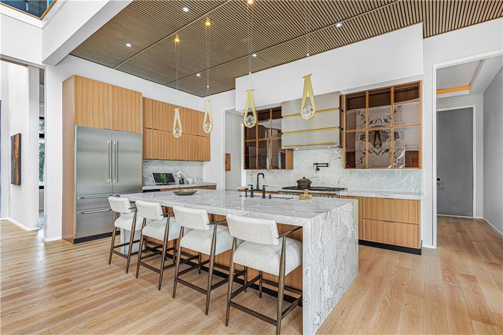 Marietta, GA 30068,4232 Edgewood CT