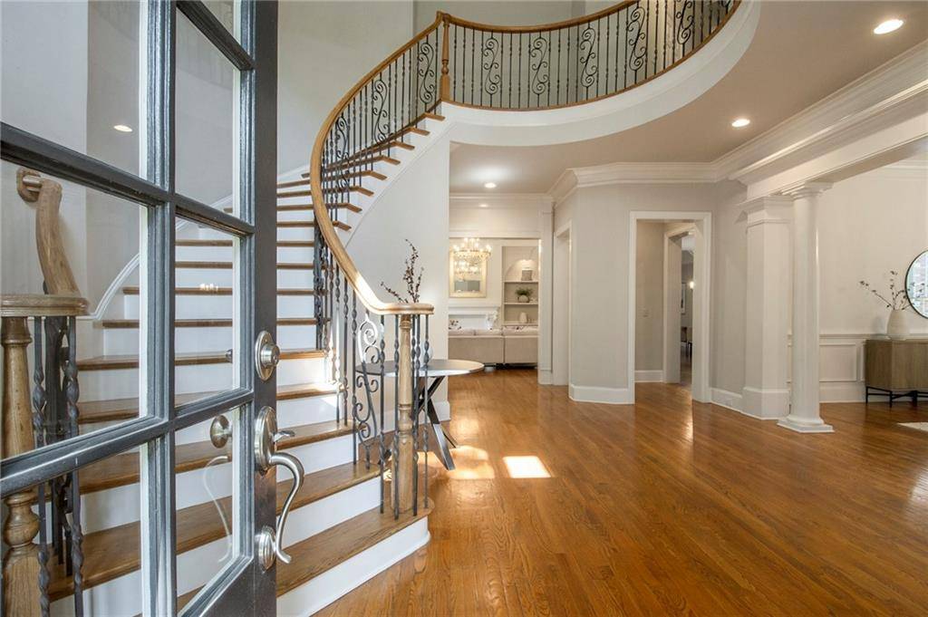 Atlanta, GA 30328,185 Windsor CV