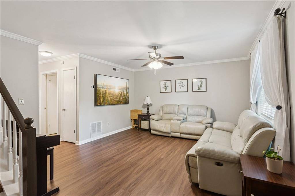 Atlanta, GA 30328,6900 Roswell RD #F8