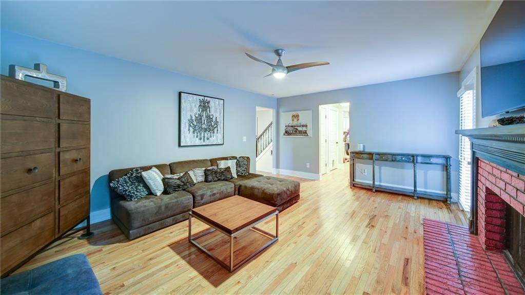 Roswell, GA 30075,325 Farm TRCE