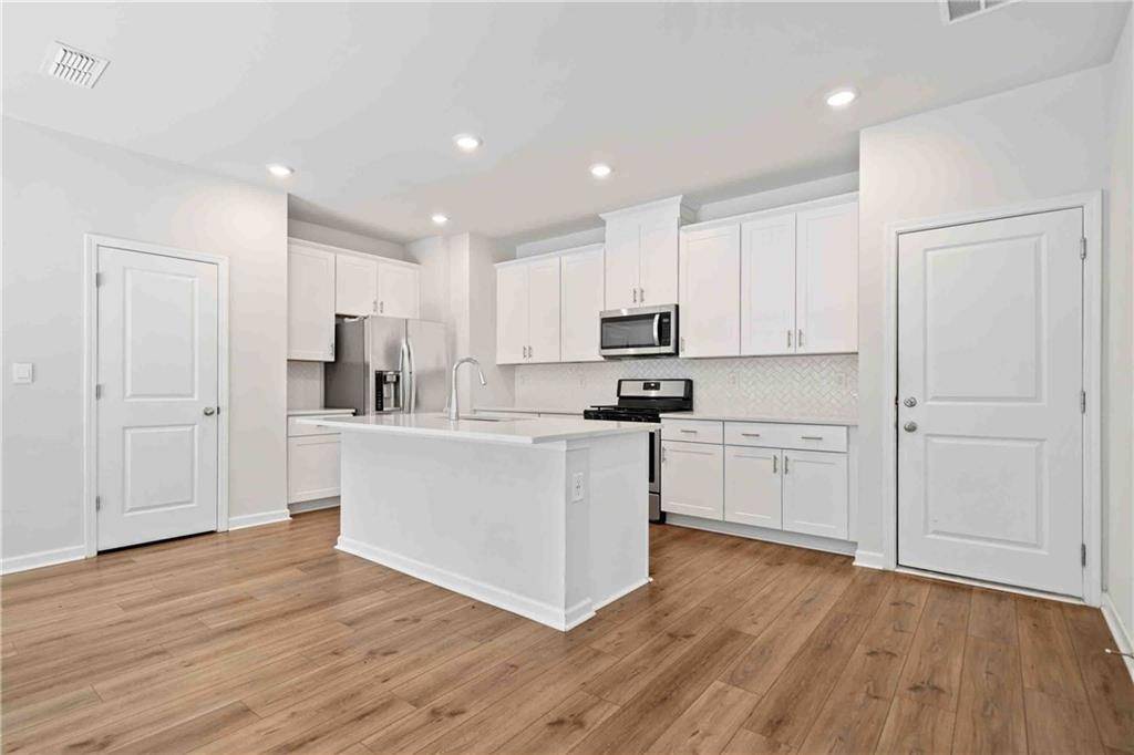 Canton, GA 30114,279 Wells CIR