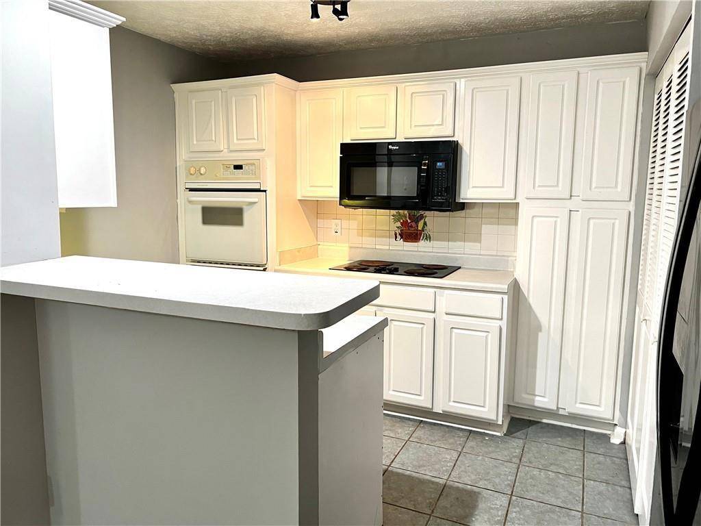 Tucker, GA 30084,6393 WEDGEVIEW CT
