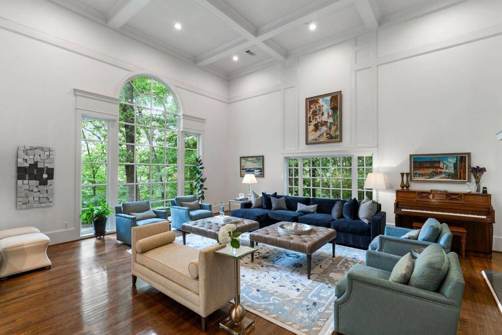 Atlanta, GA 30327,4655 Jett RD