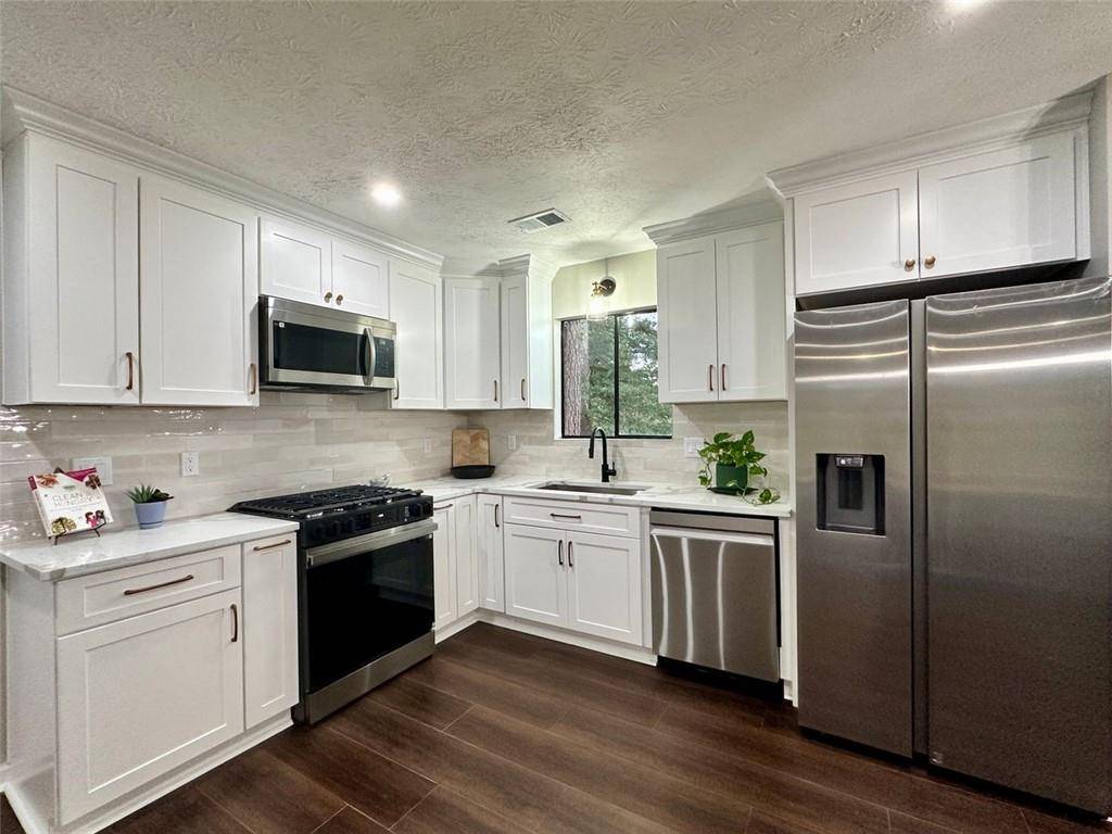 Riverdale, GA 30274,8198 Winewood CT