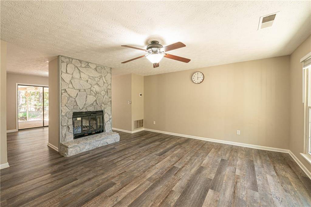 Alpharetta, GA 30022,10255 Old Woodland Entry