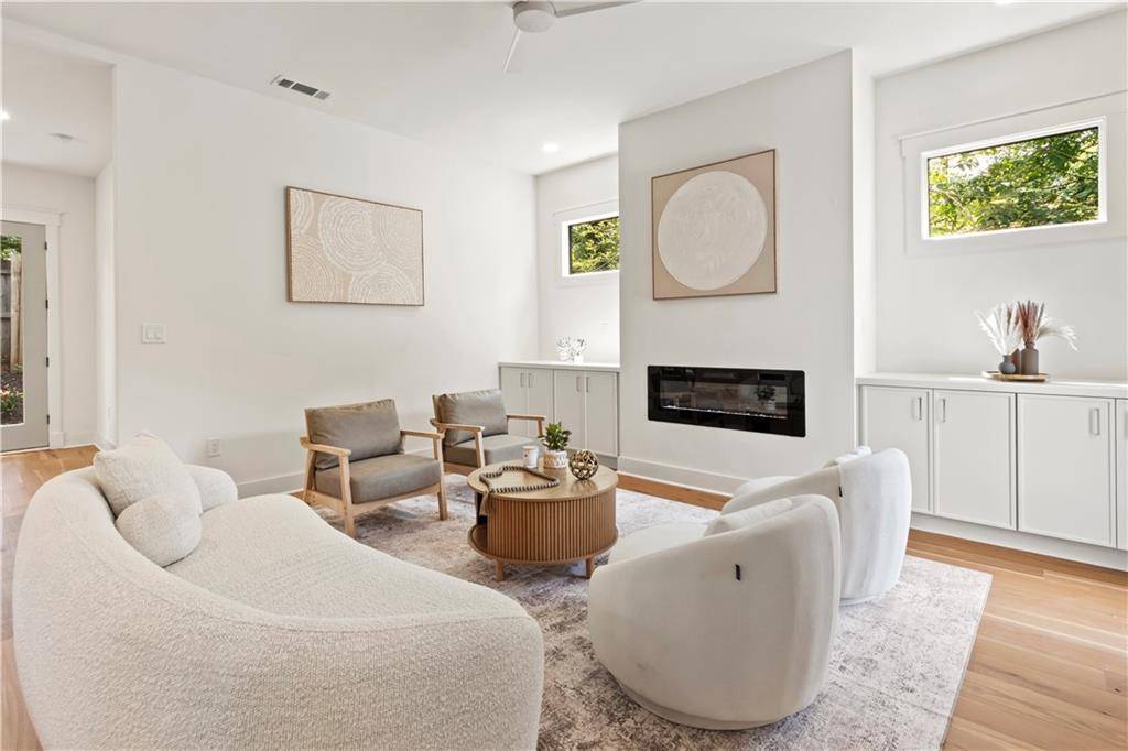 Atlanta, GA 30307,205 #B Whitefoord AVE