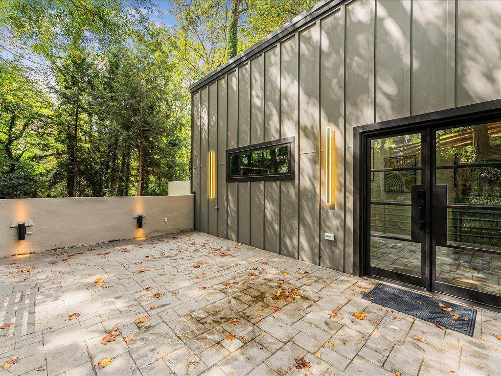 Atlanta, GA 30327,1153 Dawn View LN NW