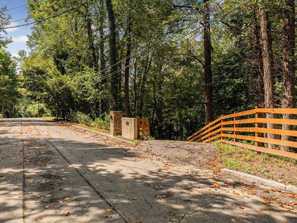 Atlanta, GA 30327,1153 Dawn View LN NW