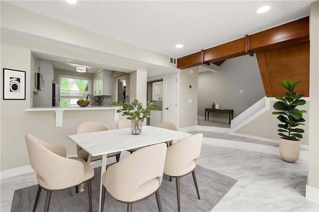 Atlanta, GA 30339,1009 Riverbend Club DR SE