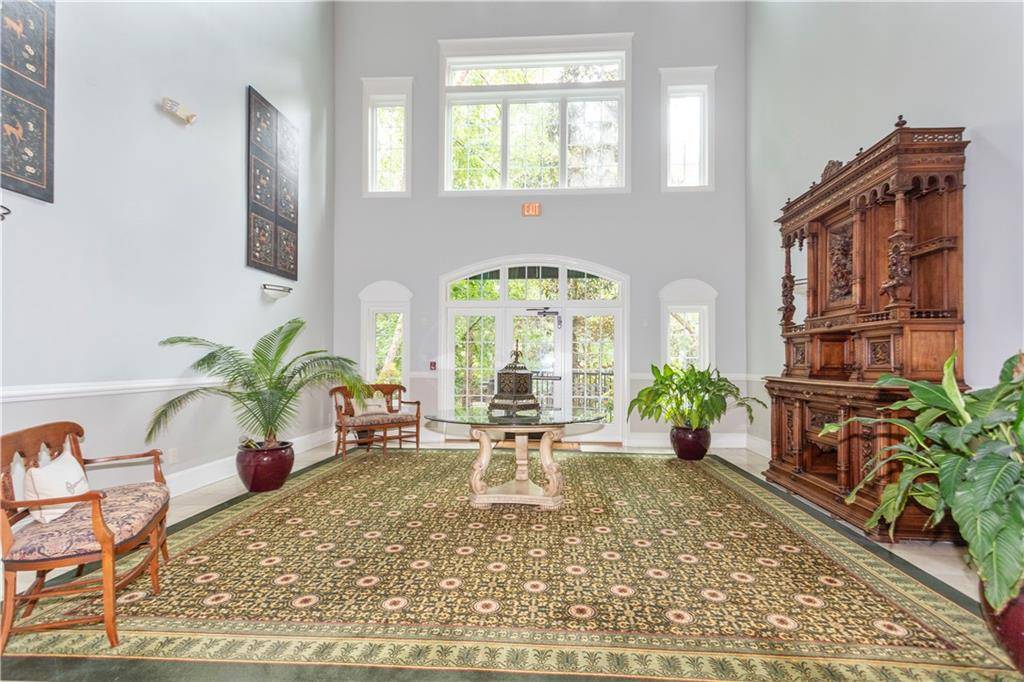 Atlanta, GA 30305,424 Lindbergh DR NE #208