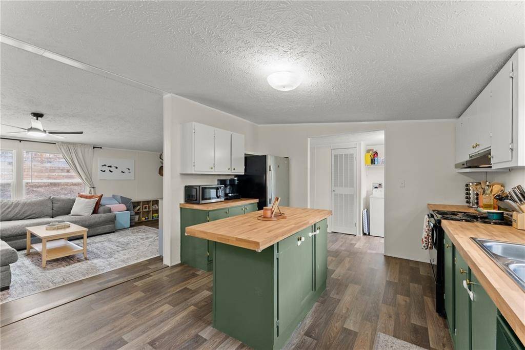 Ball Ground, GA 30107,4573 Fortner RD