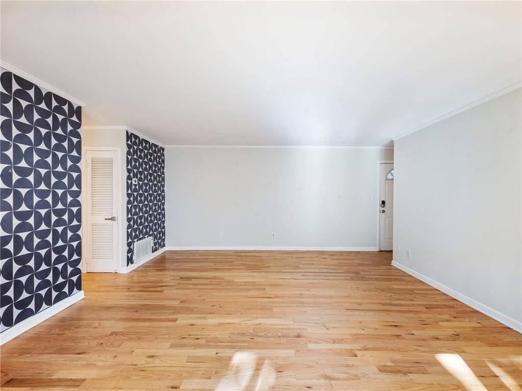 Atlanta, GA 30328,346 Carpenter DR #72