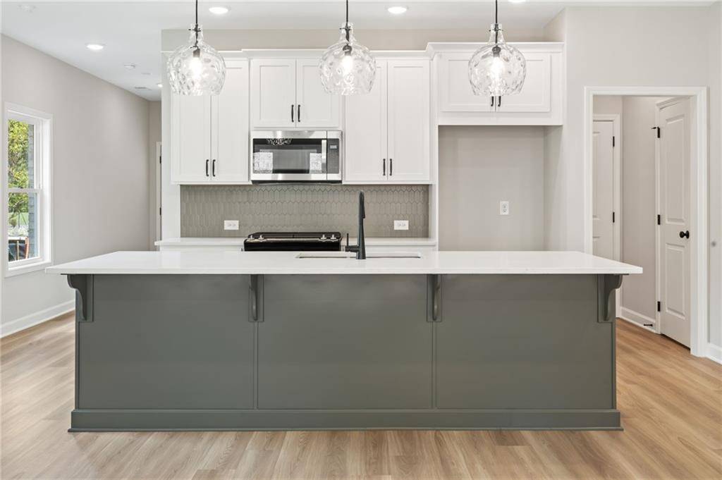 Lawrenceville, GA 30043,658 Sunstone LN