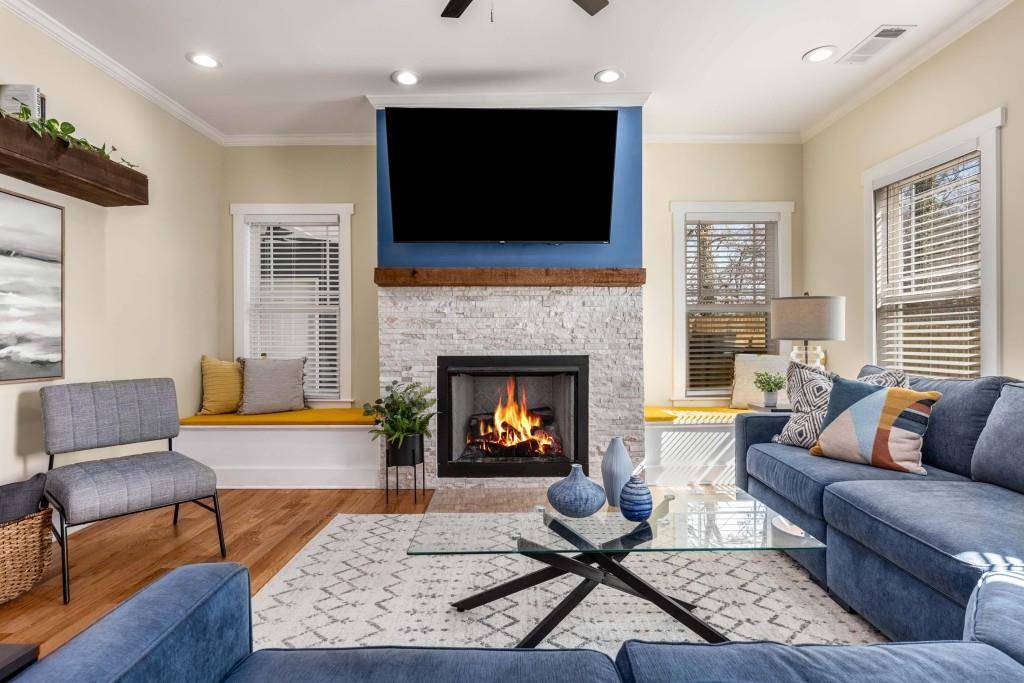 Atlanta, GA 30318,1985 Lois PL NW