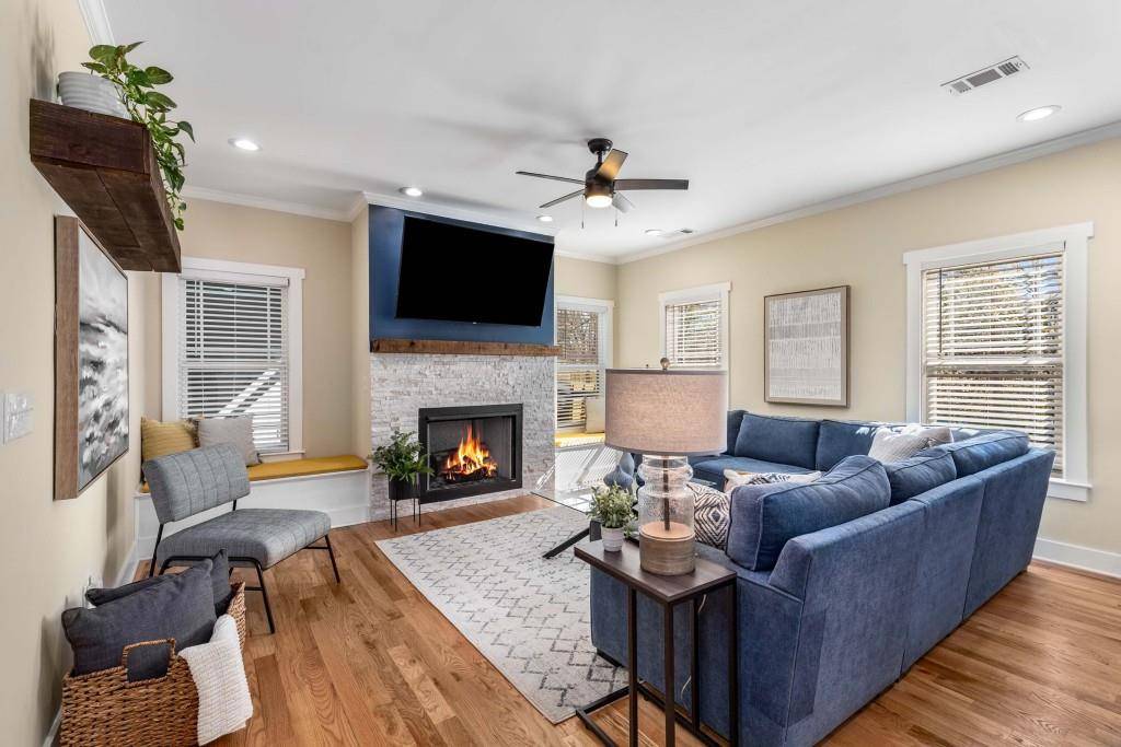 Atlanta, GA 30318,1985 Lois PL NW